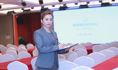 公司为何挑选在会议酒店汇报工作?